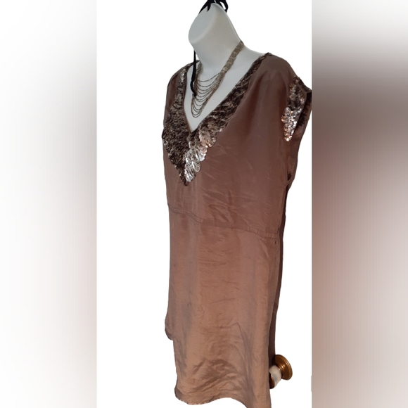 French Connection Brown V neck sequins sleeveless woman top - Picture 4 of 6
